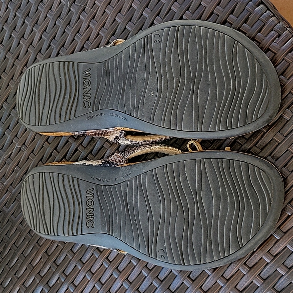 VIONIC 10 WIDE SANDALS - Picture 5 of 7